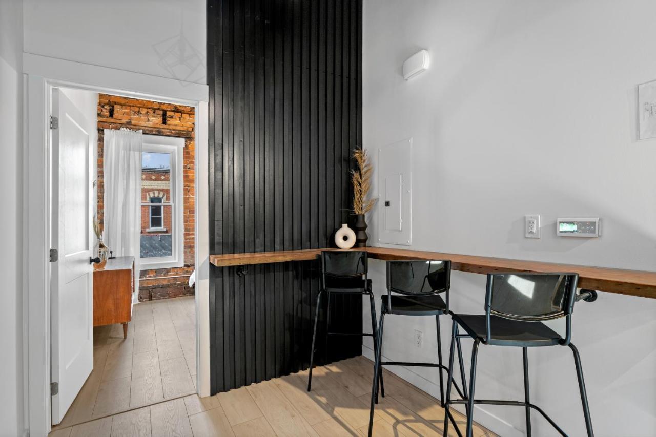 The Goodman: Front Street Flats Apartman Belleville Kültér fotó