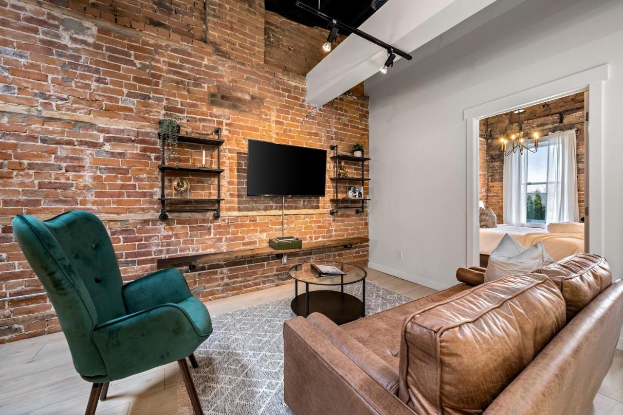 The Goodman: Front Street Flats Apartman Belleville Kültér fotó