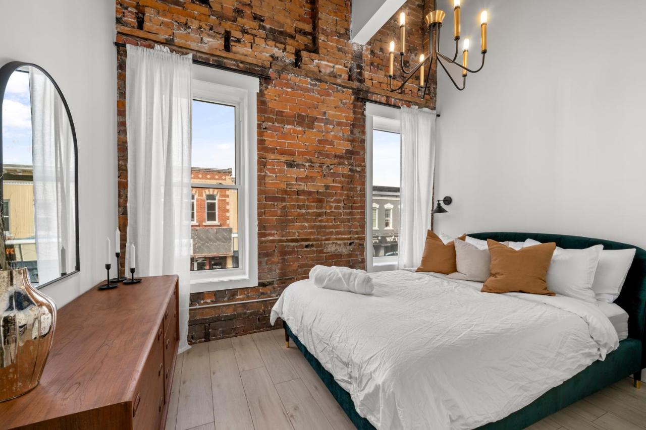 The Goodman: Front Street Flats Apartman Belleville Kültér fotó